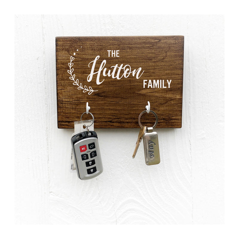 Personalized key holder for wall with family name, wooden key holder with 2 hooks, rustic key rack, farmhouse style - Bloom And Anchor