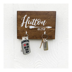 Personalized key holder for wall with arrow, family name and established date, realtor gift, wooden key holder with 2 hooks, rustic key rack, farmhouse style - Bloom And Anchor
