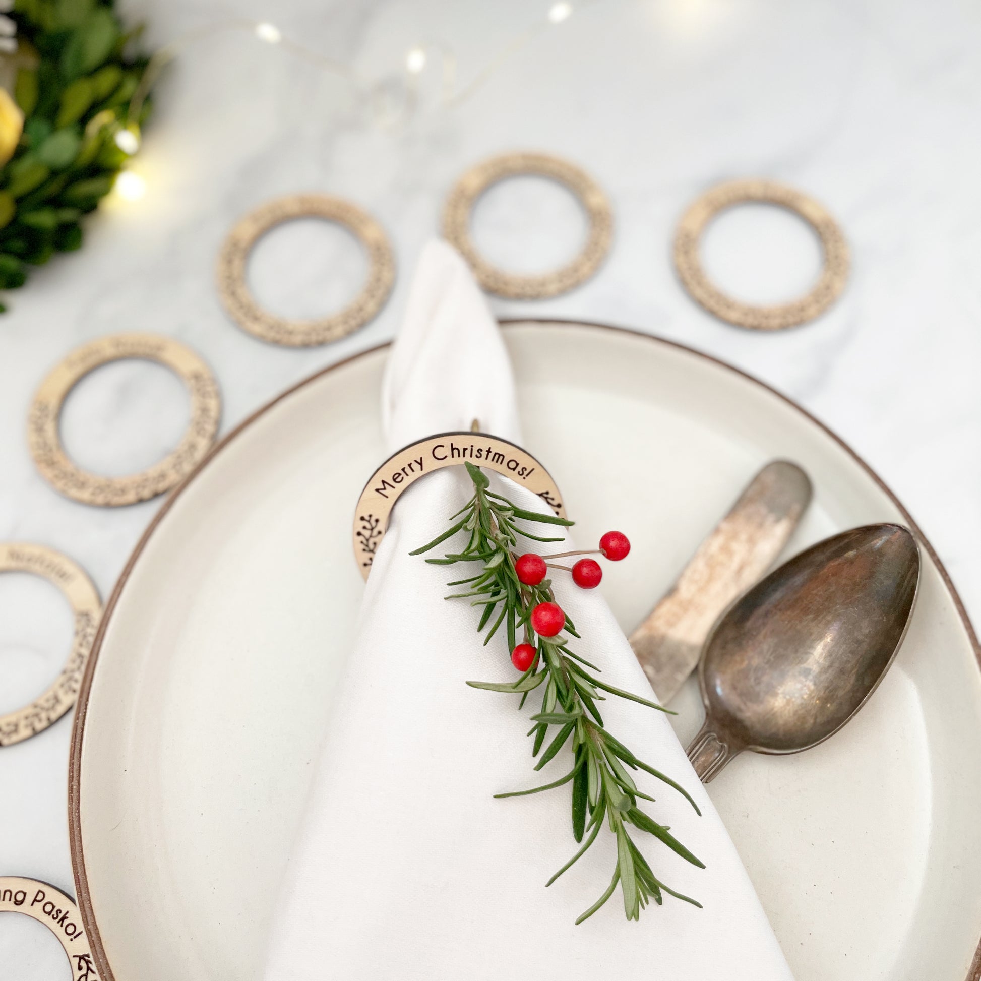 Lovely Christmas napkin rings with a fun twist