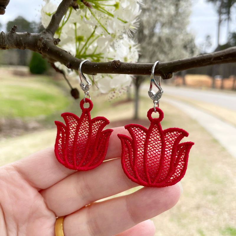 Lovely Hungarian-style lace tulip earrings RED