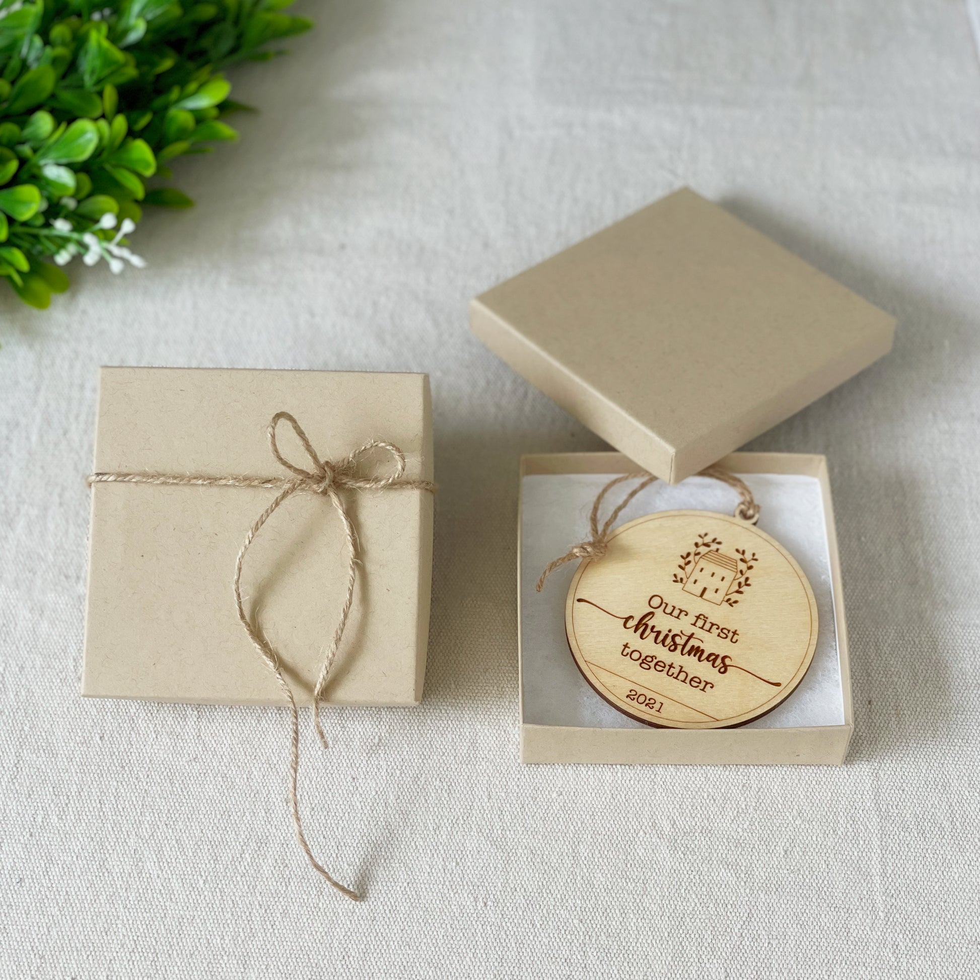 Gift box for earrings and engraved ornaments